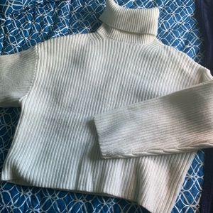 Cropped turtleneck sweater oversized